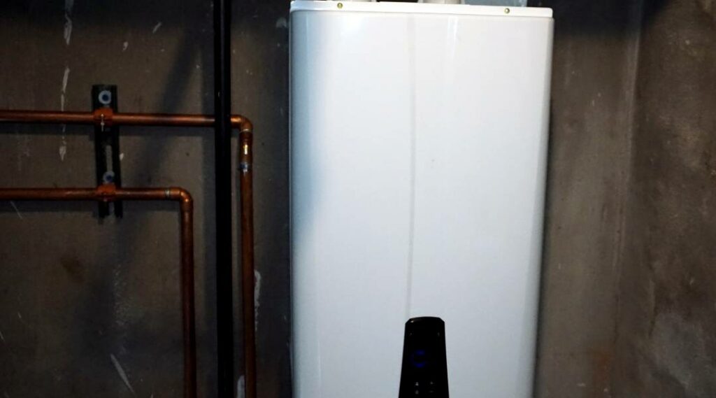 Comparing Tankless Water Heaters to Traditional Tank Water Heaters